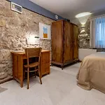 Sakin Ev Pensión 3*