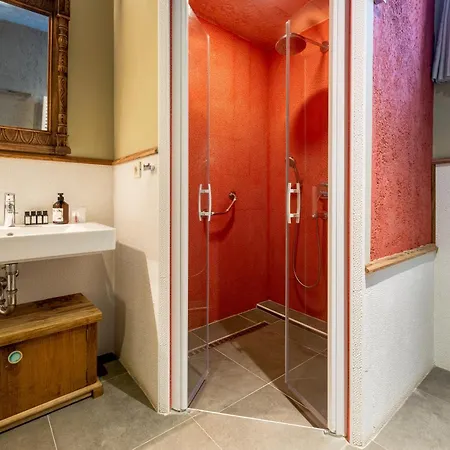 Sakin Ev Hotel