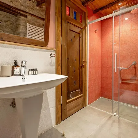 Sakin Ev Hotel Alaçatı