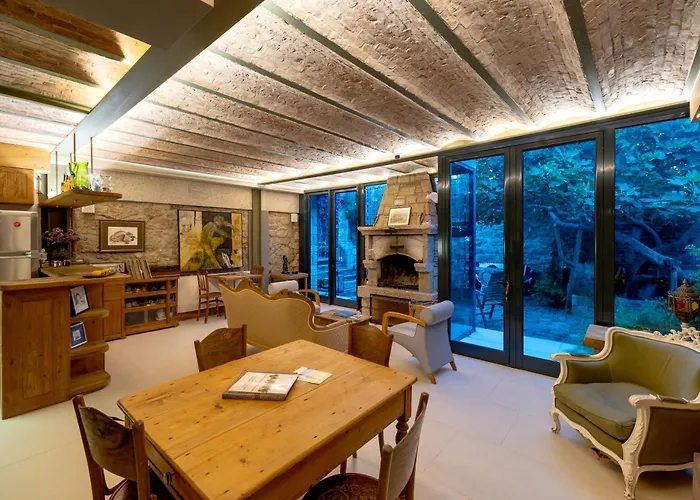 Sakin Ev Pensión 3*