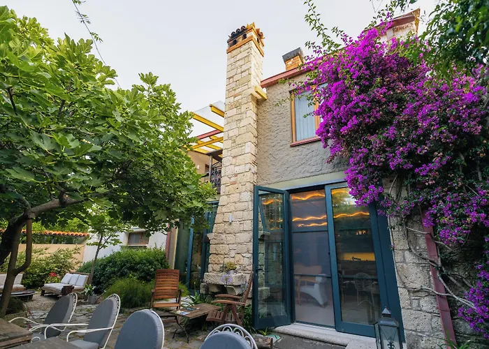 Sakin Ev Pensión Alaçatı